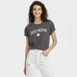 Dog mom short sleeve Tee shirt- like new